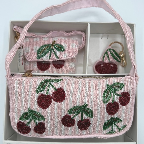 🍒Viral Handmade India Beaded Red Cherry Shoulder & Mini Bag Key Chain Set NEW🍒 - Picture 3 of 7